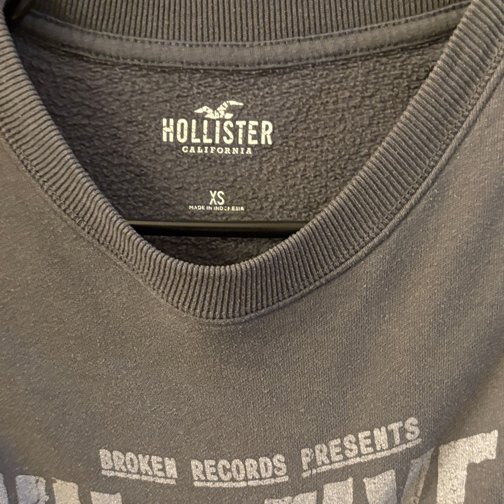 Hollister Wild Flyer Graphic Sweater - Dark Gray - Picture 2 of 2